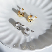 画像をギャラリービューアに読み込む, カーブプレート シルバーピアス Silver925
