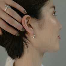 画像をギャラリービューアに読み込む, ミニフック シルバーピアス Silver925
