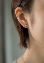 画像をギャラリービューアに読み込む, ミニマルハート シルバーピアス Silver925

