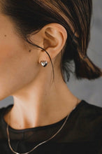 画像をギャラリービューアに読み込む, ハートバインド シルバーピアス Silver925
