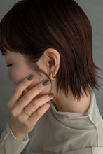 画像をギャラリービューアに読み込む, レイヤーツイスト シルバーピアス Silver925
