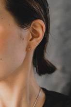 画像をギャラリービューアに読み込む, ミニマルクロス シルバーピアス Silver925
