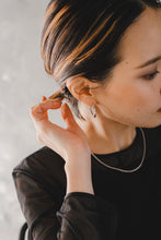 画像をギャラリービューアに読み込む, ツイストサークル シルバーピアス Silver925
