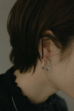 画像をギャラリービューアに読み込む, トラぺゾイド シルバーピアス Silver925
