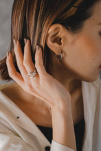 画像をギャラリービューアに読み込む, ソフトワインド シルバーピアス Silver925
