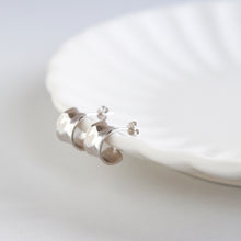 画像をギャラリービューアに読み込む, カーブプレート シルバーピアス Silver925
