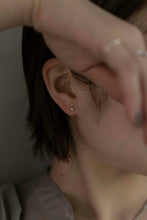 画像をギャラリービューアに読み込む, ミニマルストーン シルバーピアス Silver925
