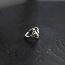 画像をギャラリービューアに読み込む, スモールアンティーク シルバーリング Silver925
