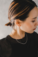 画像をギャラリービューアに読み込む, ツイストサークル シルバーピアス Silver925
