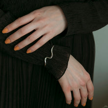 画像をギャラリービューアに読み込む, シンプルウェーブ シルバーバングル Silver925
