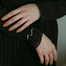 画像をギャラリービューアに読み込む, シンプルウェーブ シルバーバングル Silver925
