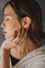 画像をギャラリービューアに読み込む, オーバルバブルライン シルバーイヤーカフ Silver925
