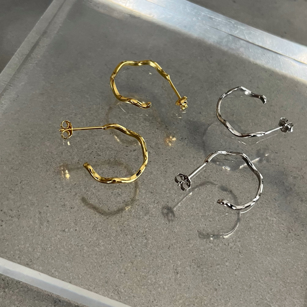 ワイヤーウェーブ シルバーピアス Silver925