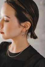 画像をギャラリービューアに読み込む, ツイストサークル シルバーピアス Silver925
