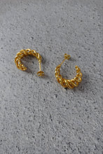 画像をギャラリービューアに読み込む, レイヤーツイスト シルバーピアス Silver925
