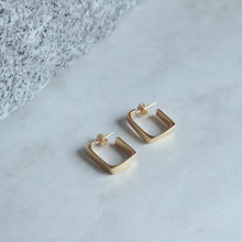 画像をギャラリービューアに読み込む, シンプルスクエア シルバーピアス Silver925
