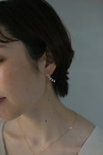 画像をギャラリービューアに読み込む, アシンメトリーラインパール シルバーピアス Silver925
