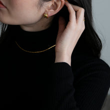 画像をギャラリービューアに読み込む, カーブプレート シルバーピアス Silver925
