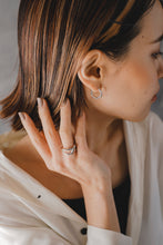 画像をギャラリービューアに読み込む, ソフトワインド シルバーピアス Silver925
